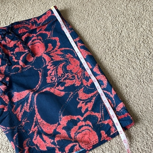 Patagonia Wavefarer Floral 10” Red Navy Blue Swim Trunks - Picture 8 of 8